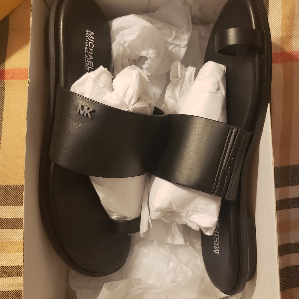 MK ladies sandals - Picture 3 of 8